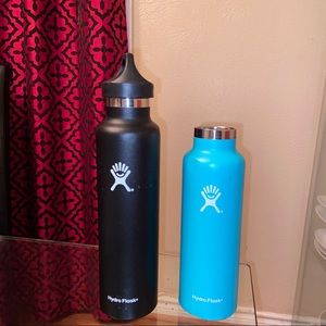 2 hydroflasks